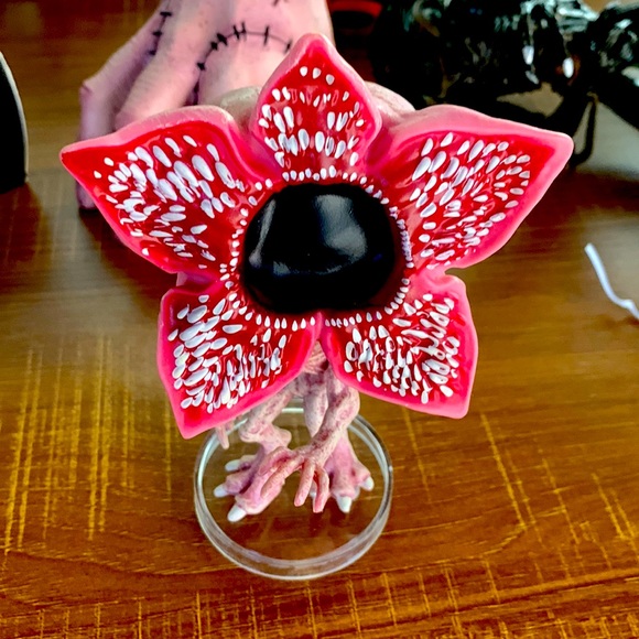 Toy - Picture 1 of 3